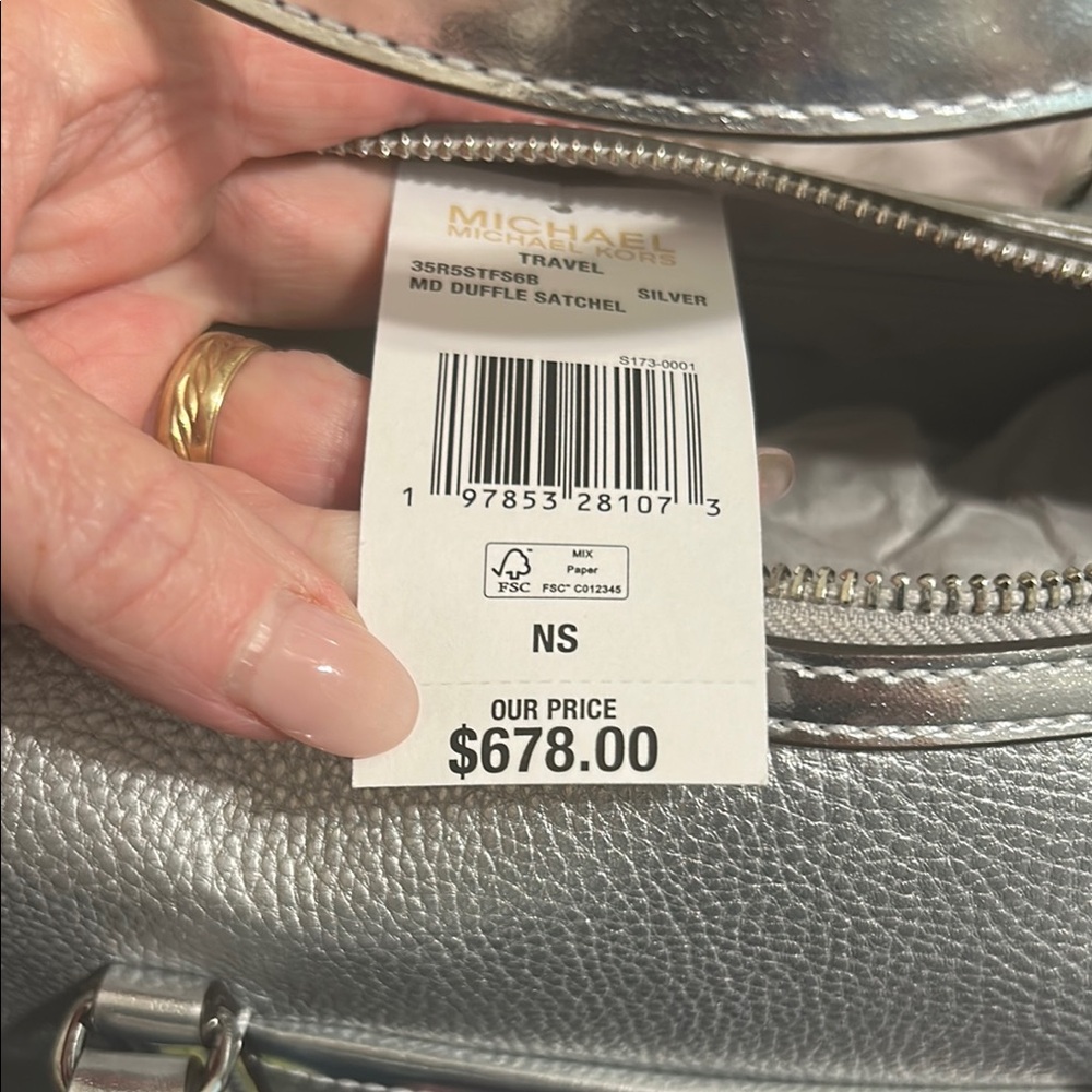 NWT Michael Kors Silver Duffel Bag with Pebbled Finish - Picture 2 of 2